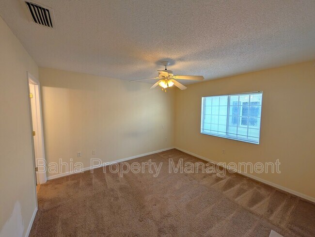 Building Photo - 4053 Dolphin Dr