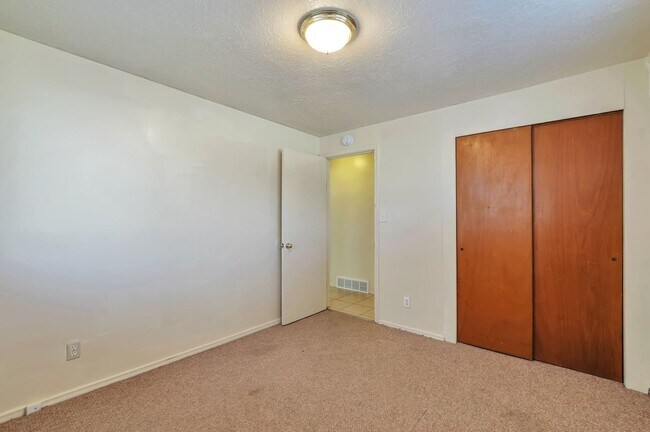 Building Photo - Unique Tri-Plex