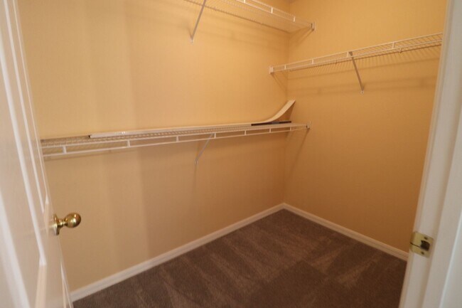 Building Photo - 324 Red Kite Dr