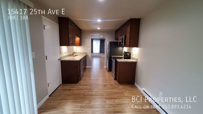 Building Photo - 15417 25th Ave E