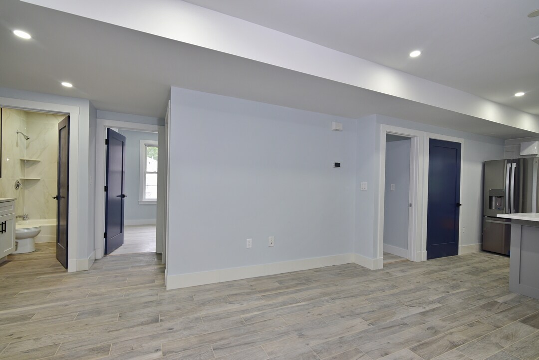 Building Photo - 116 Evans St