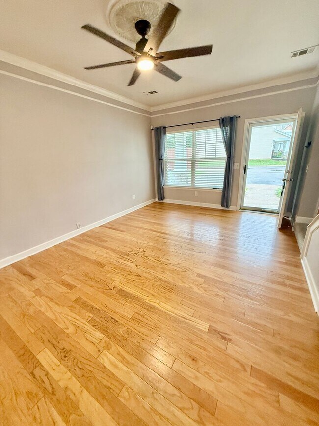 Building Photo - Convenience Meets Privacy – Updated 2BR Condo Minutes from Marina & Shopping! $1600/mo