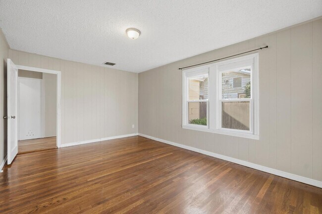 Building Photo - 2857 S 5th St