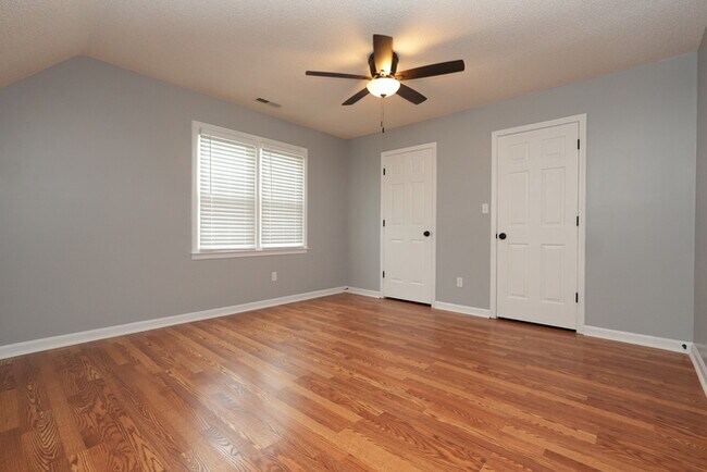 Building Photo - Charming 3-Bedroom, 2-Bathroom Home Perfec...