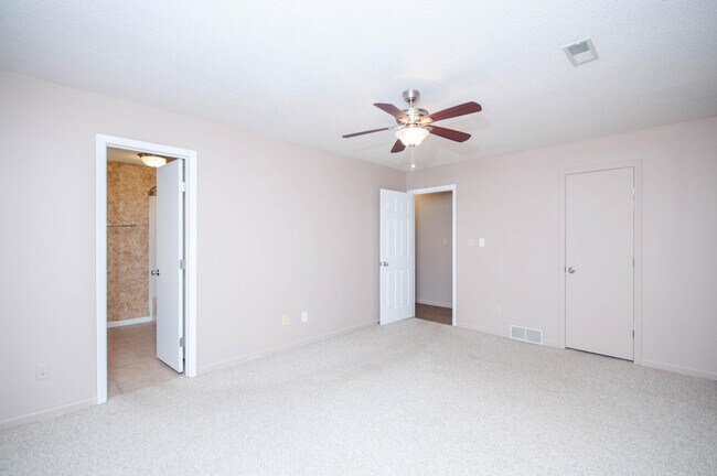 Building Photo - 5561 Waterfront Dr N