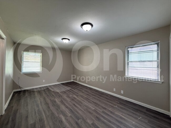 Building Photo - 362 S Shore Pl