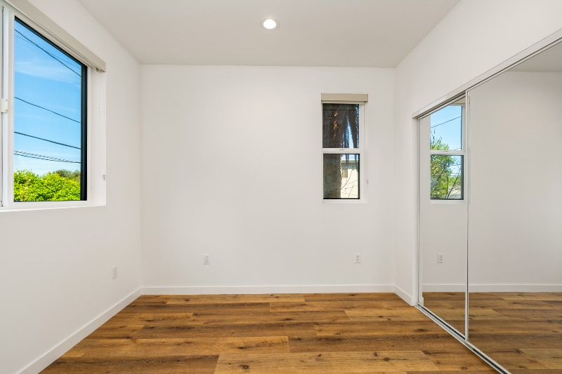 Building Photo - 4927 1/2 Kester Ave