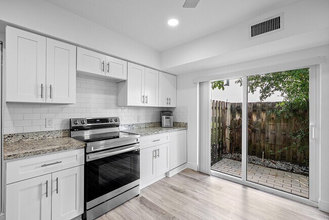 Building Photo - 6165 Old Court Rd