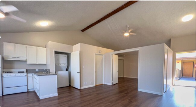 Building Photo - Spacious 1-Bed Apartments in Gated Tujunga Community