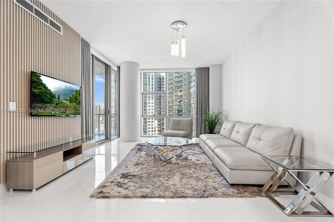 Building Photo - 851 NE 1st Ave