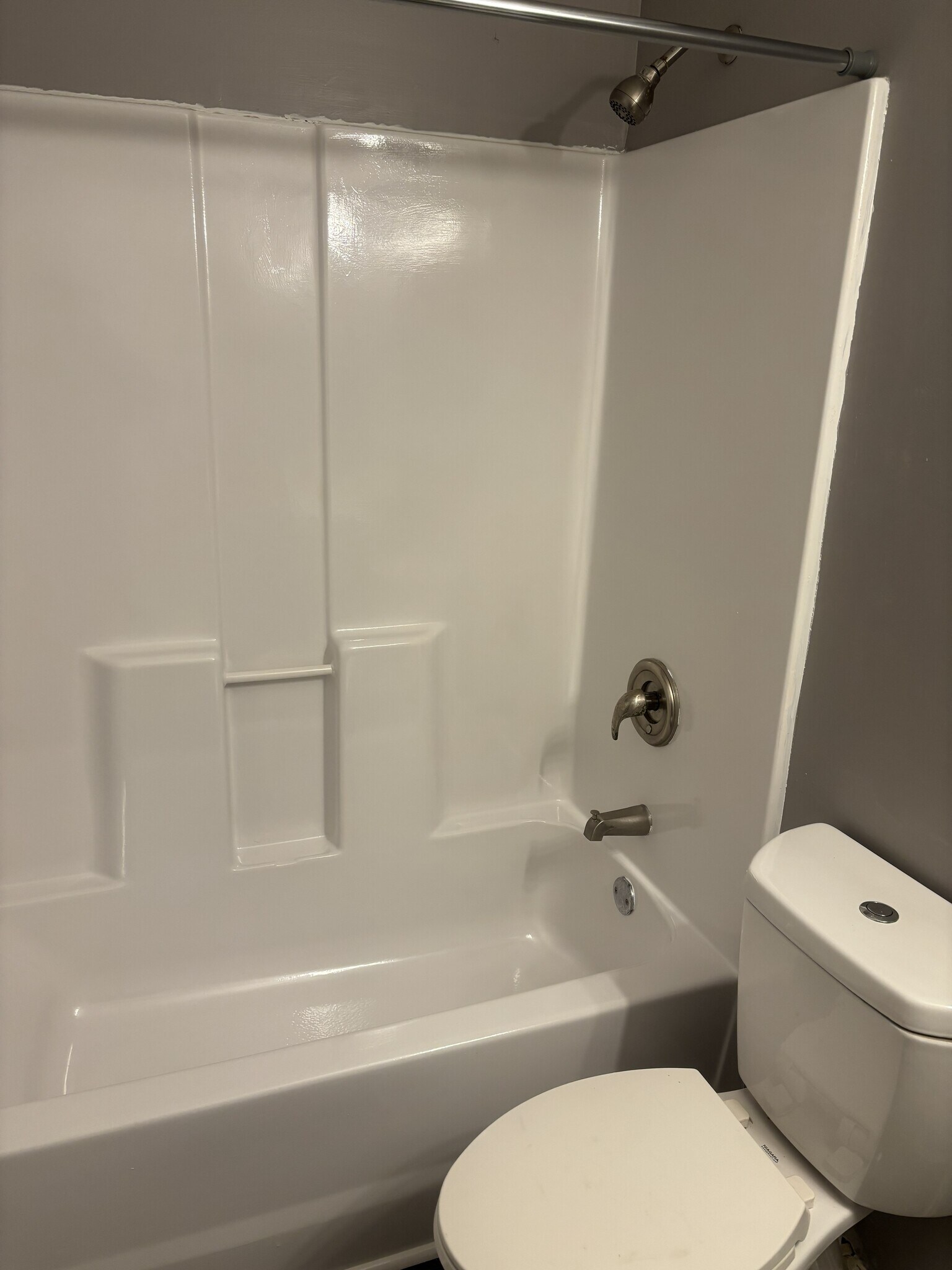 Building Photo - 559 Woodlawn Ave NW