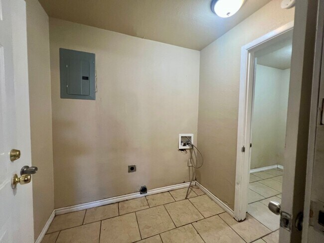 Building Photo - 2821 56th St