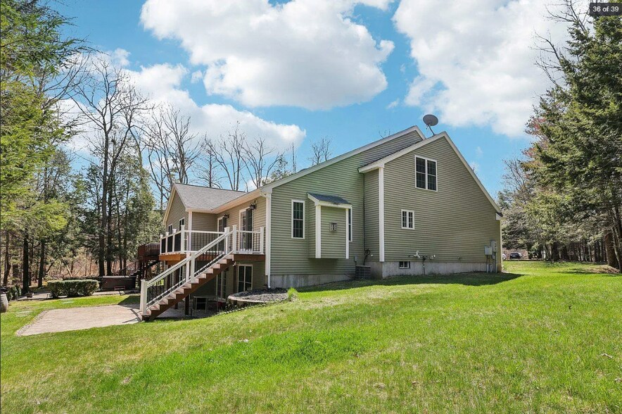 Building Photo - 315 Sandown Rd