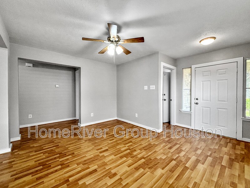 Building Photo - 904 Wilaby Ln