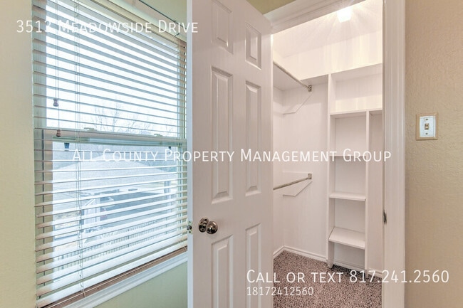 Building Photo - 3513 Meadowside Dr
