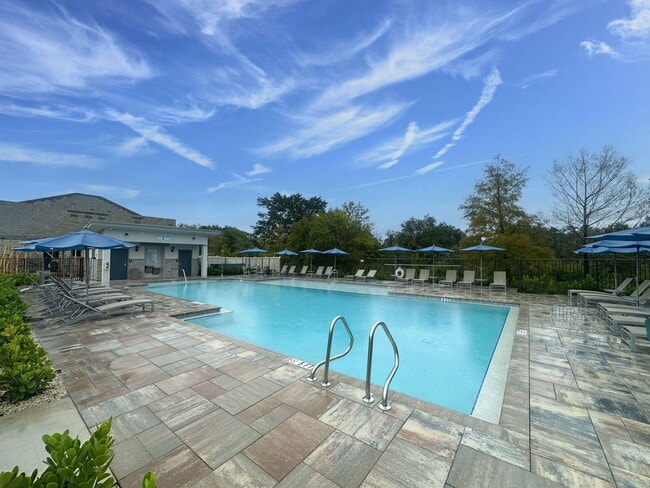 Building Photo - 2880 SE Federal Hwy