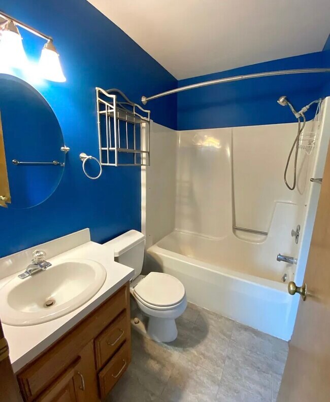 Building Photo - 3101 E Stoll Rd