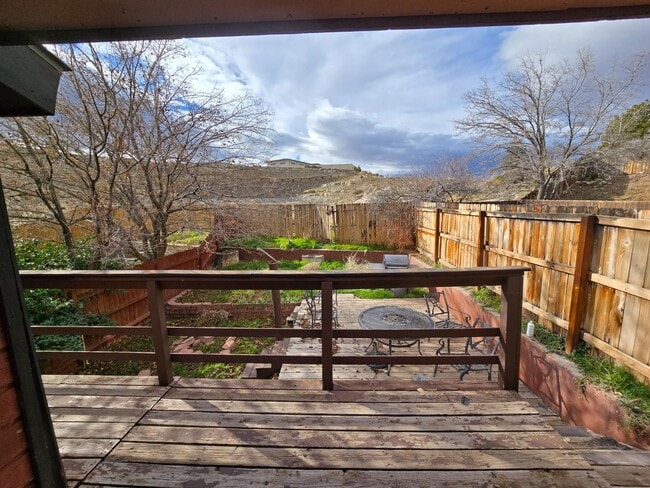 Building Photo - 378 Hidden Valley Cir