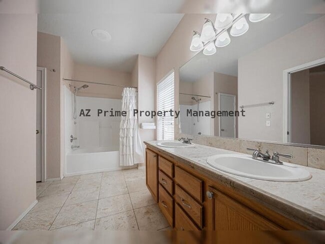 Building Photo - 3864 S Emery Cir