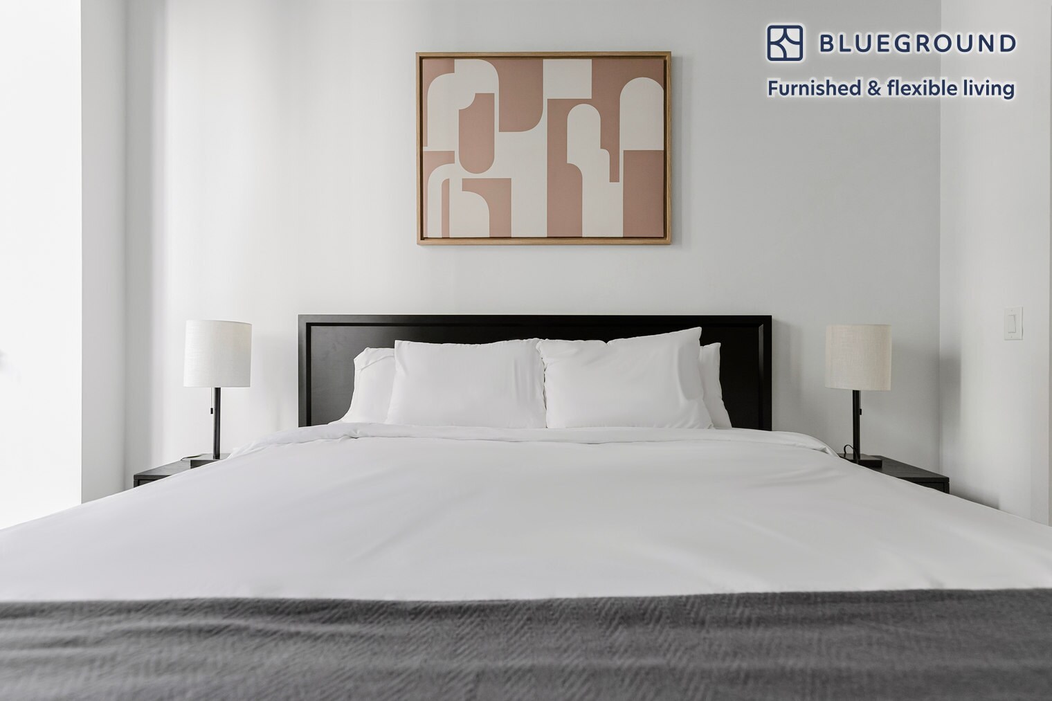 Building Photo - 215 W Lake St