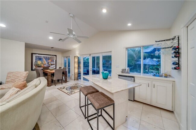 Building Photo - 1728 NE 16th Ave