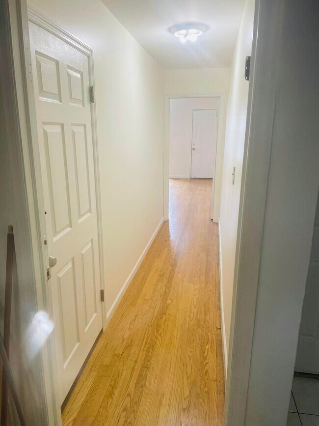 Building Photo - 62 Highland Ave