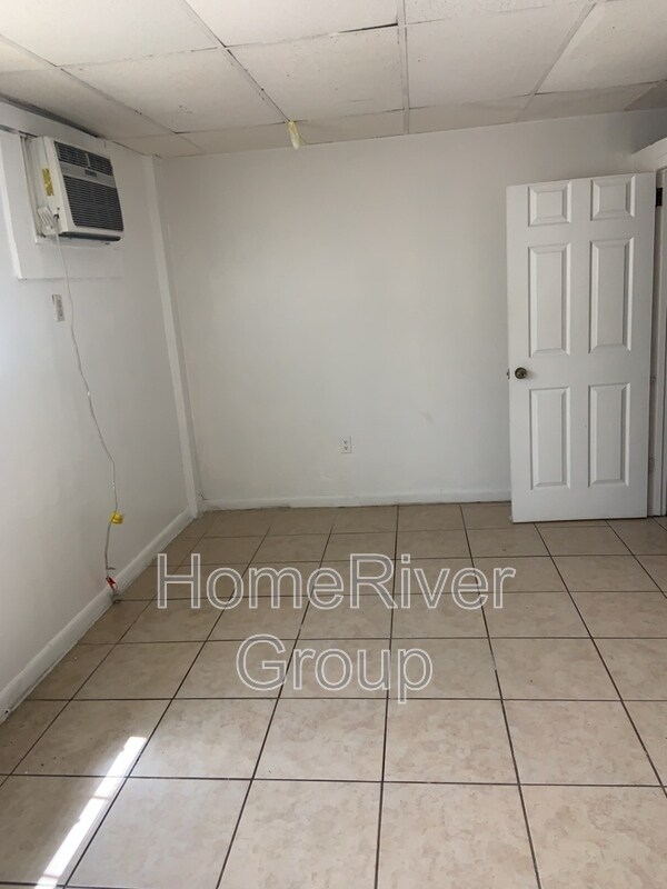Building Photo - 8923 N 40th St