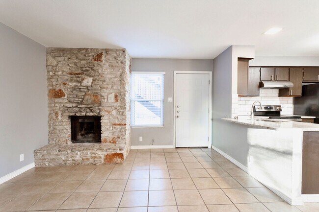 Building Photo - 4431 Whispering Valley Dr