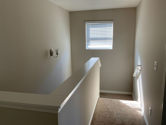 Building Photo - Chelsea Reserve  4 BR / 2.5 Ba / 2 family Room / 2 stories