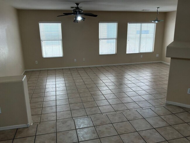 Building Photo - 2 Story 4 bedrooms 2.5 Bathrooms 2 car garage.