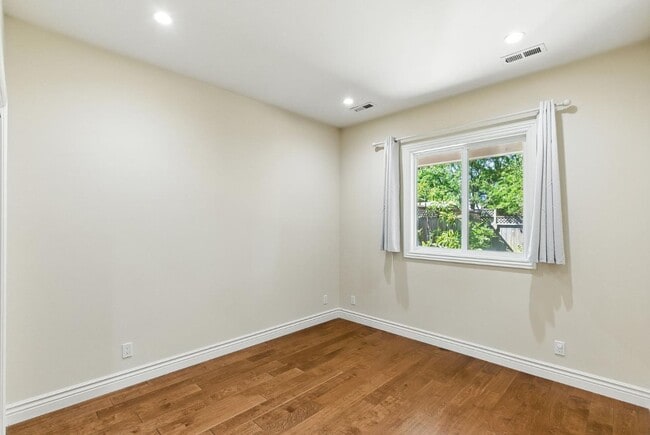 Building Photo - 313 N Eldorado St