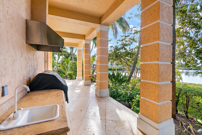 Building Photo - 197 Spyglass Ct