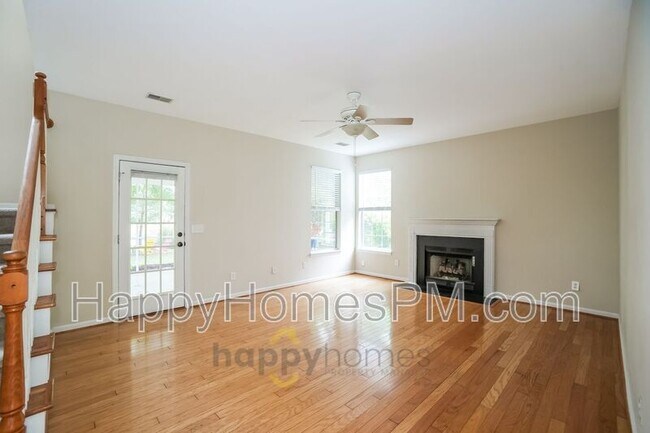 Building Photo - 1481 Endicot Way