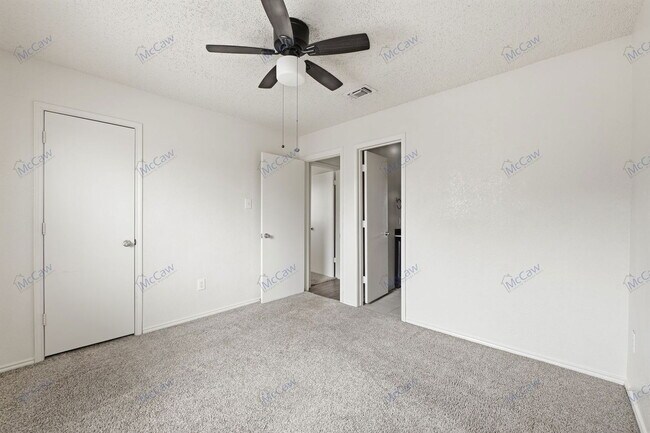 Building Photo - 10259 Aurora Dr