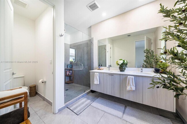 Building Photo - 4408 NW 80th Ave