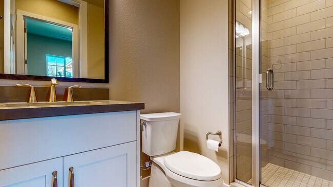 Building Photo - Bright and beautiful Home in Coffey Park! ...