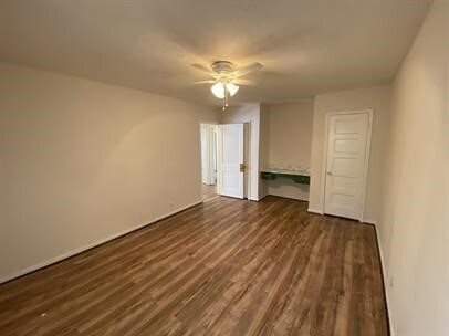 Building Photo - 4420 Roseland St