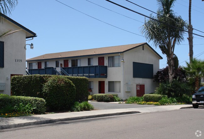 Building Photo - Hemlock Apartments