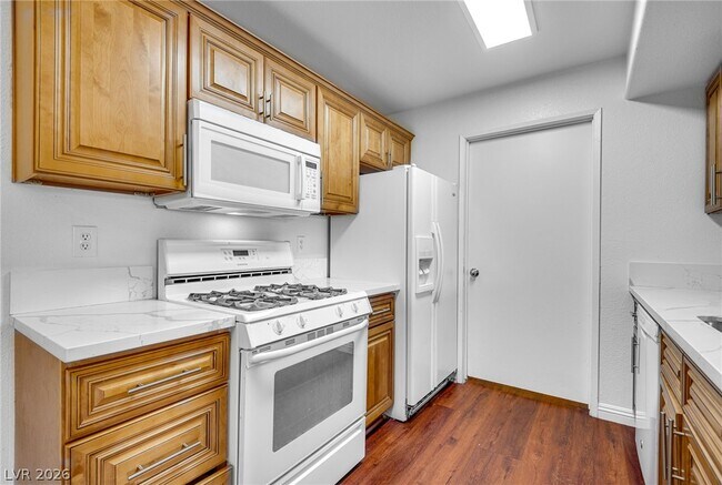 Building Photo - 7885 W Flamingo Rd