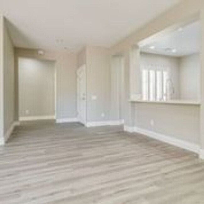 Building Photo - Welcome Home! Beautiful One Story Home in Aliante