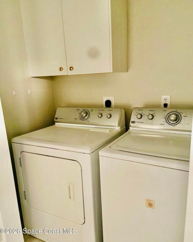 Building Photo - 2974 Savoy Dr