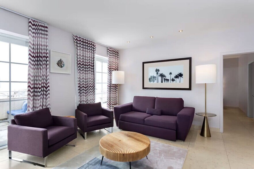 Building Photo - 956 Washington Ave