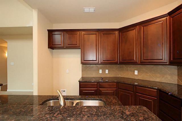 Building Photo - 3739 Venice Dr