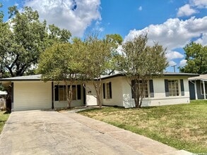 Building Photo - 543 Brightwood Pl