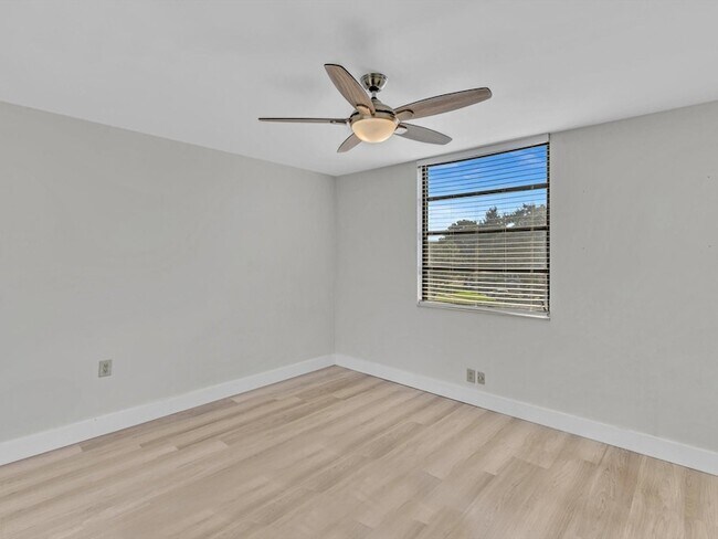 Building Photo - 1711 Whitehall Dr