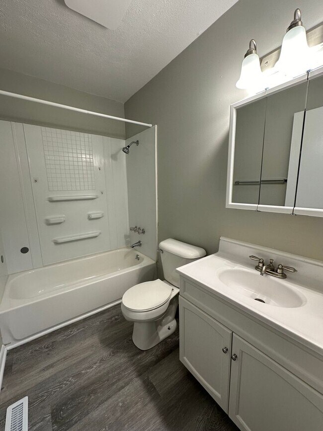 Building Photo - 10-12 Morehouse Ct-NOREMAC