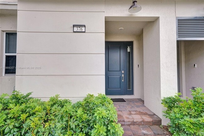 Building Photo - 376 NW 8th Ct