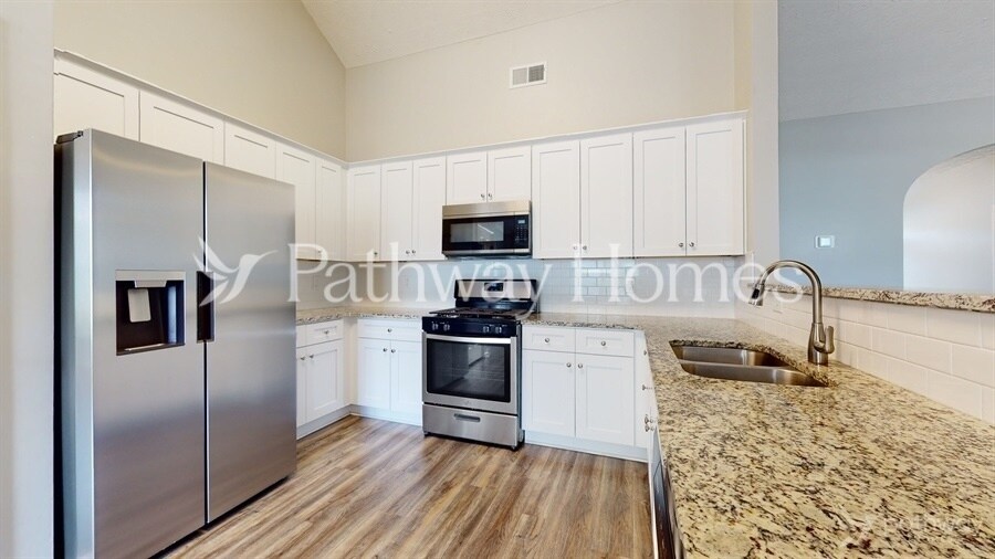 Building Photo - 8401 Somerton Cir