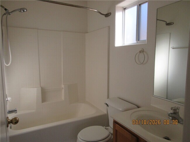 Building Photo - 2820 Wickieup Ave