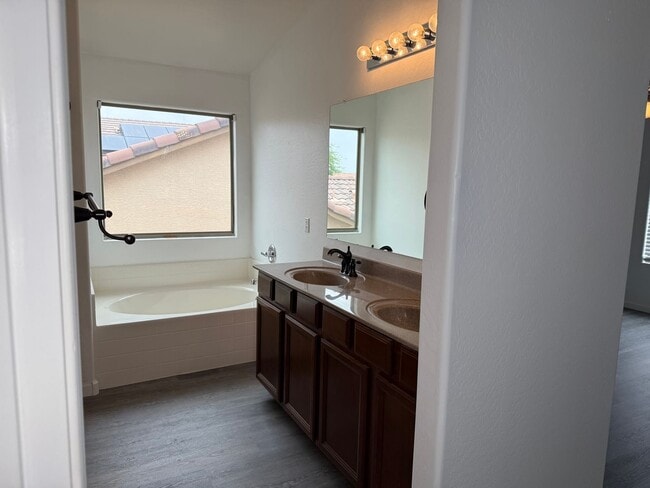 Building Photo - 2712 E Denim Trail